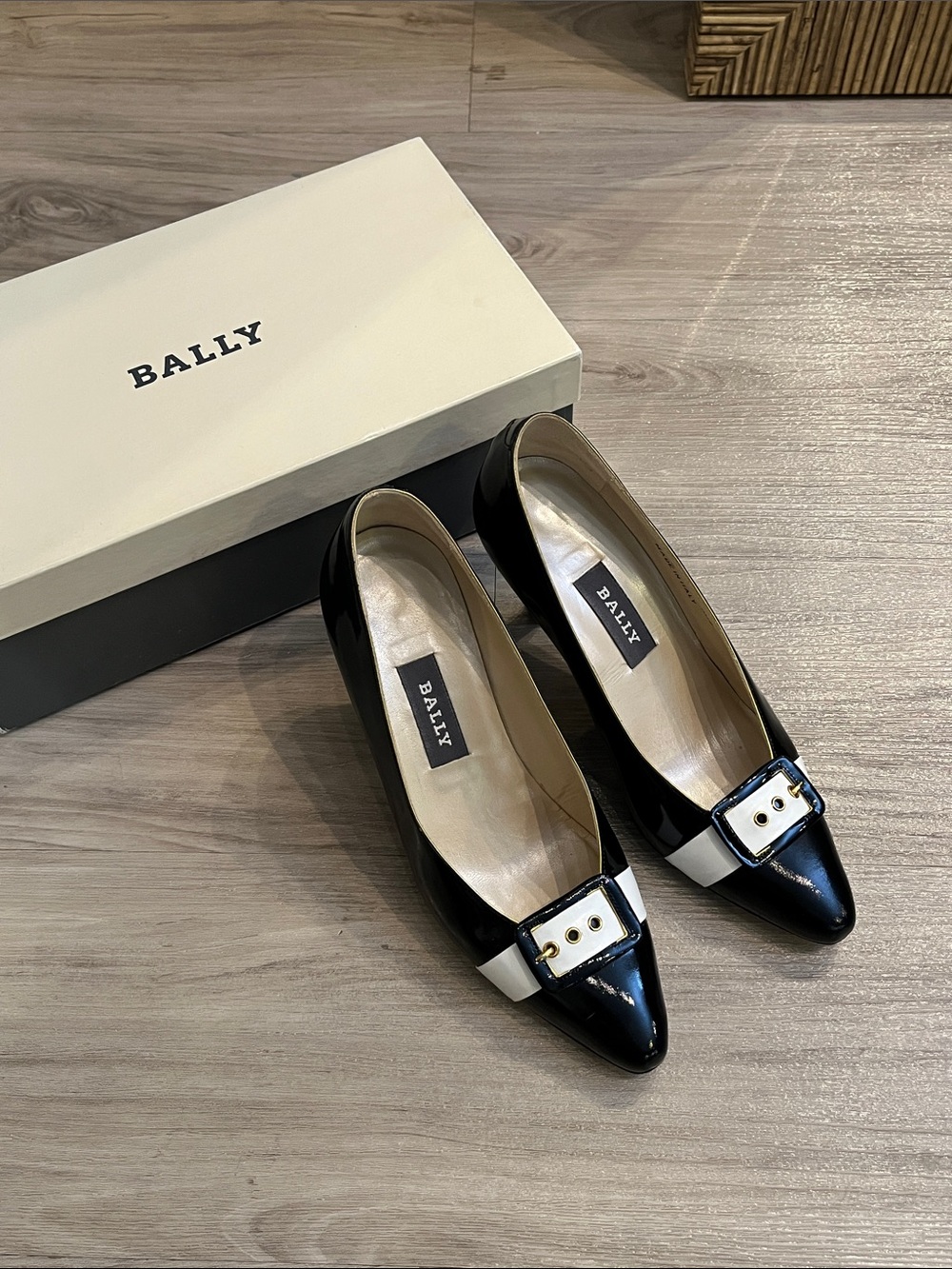 Bally Black White Leather Pointed-Toe Heels Pumps Art Deco Made in Italy